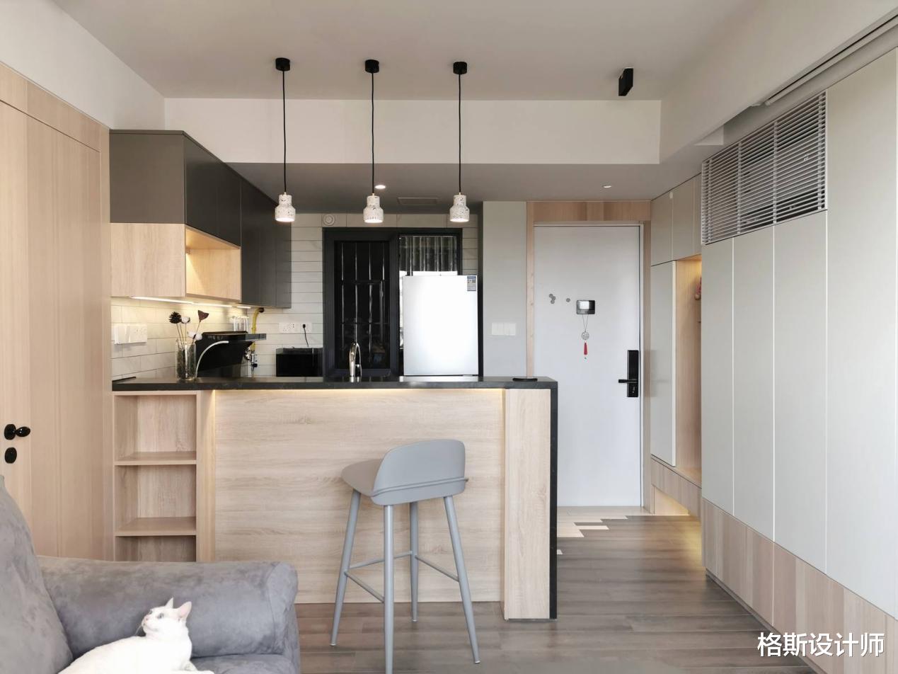 90后夫妻48㎡小家火了,超多收纳空间,卫生间玻璃间隔,好羡慕