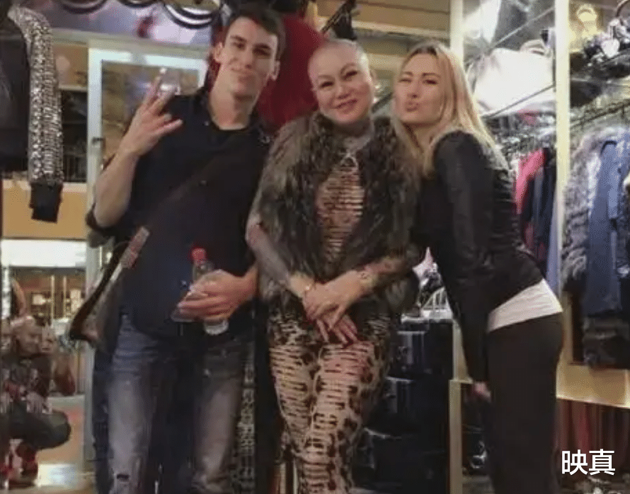 短视频|2019年,女富婆冯萍征婚:谁娶我就送谁宾利,如今结婚没?