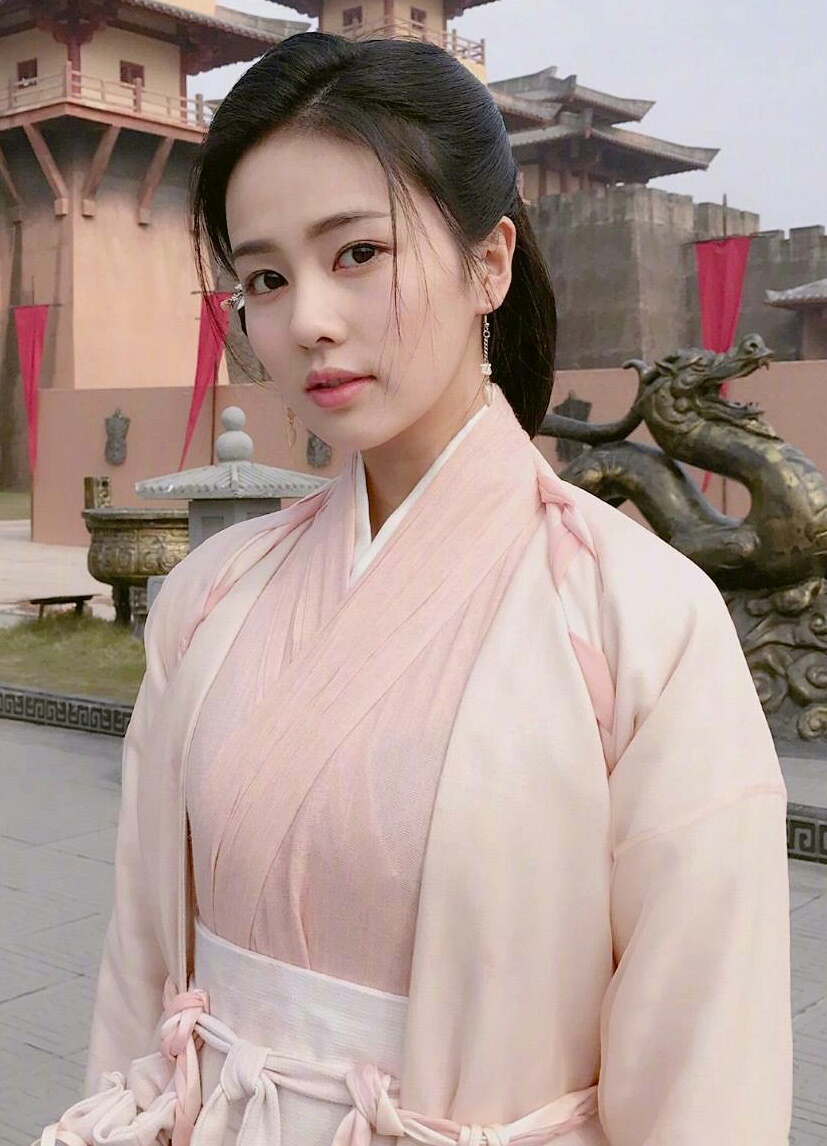 王心凌|被白鹿的高个脸骗了，原来她比baby还矮不少，以前误解baby身高了