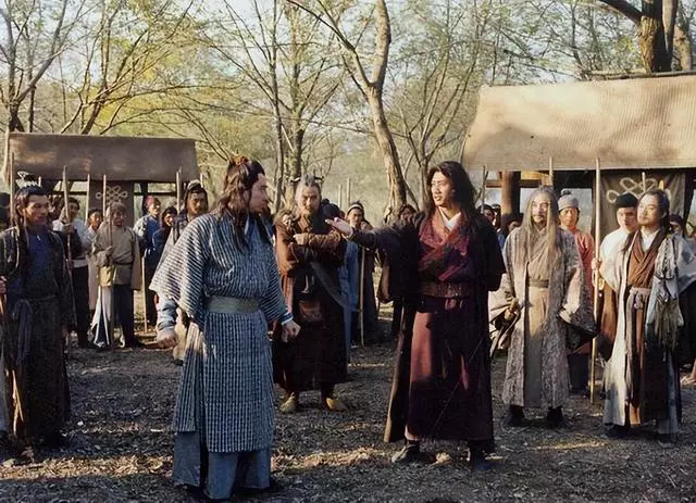 张丰毅|黄日华版乔峰遭质疑，张纪中称其不够刚烈，与原著比差得远