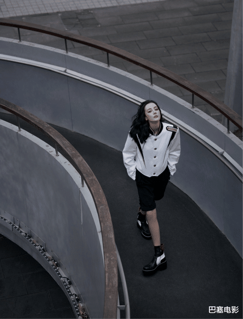 杨幂|娱乐圈女“西装大佬”，各有各美，这眼神和氛围，一个字，绝