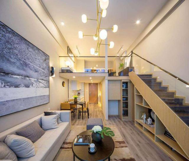 原来楼梯下的电视墙,这样装修既简单又美观,被圈粉了!