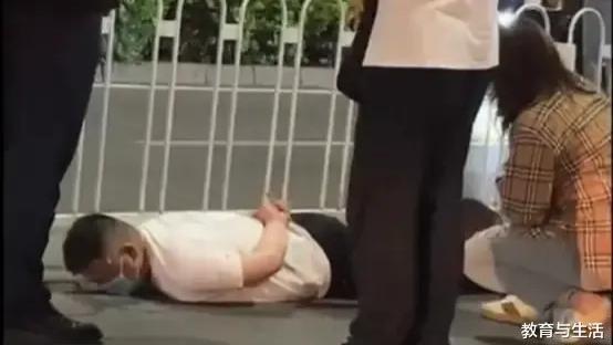 唐山烧烤店打人者被抓时一个比一个熊，陈某志正开豪车载着女友