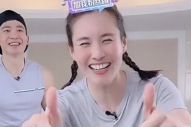 刘畊宏|刘畊宏夫妇被偶遇,直播内外身材差异明显,网友:路透照为他正名