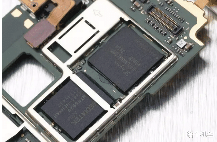 6g|手機(jī)運(yùn)存的6G、8G都有什么區(qū)別？看完你就明白了，買手機(jī)前了解下