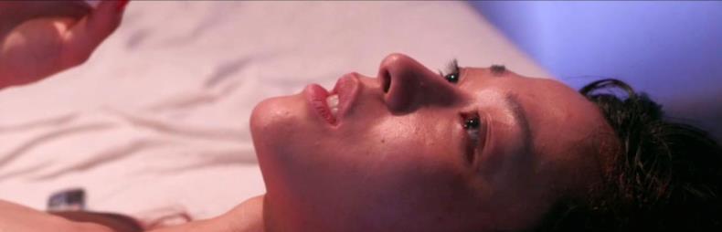 电影|日本感官电影《爱之病》:为爱痴狂的欲望,就问你怕了没