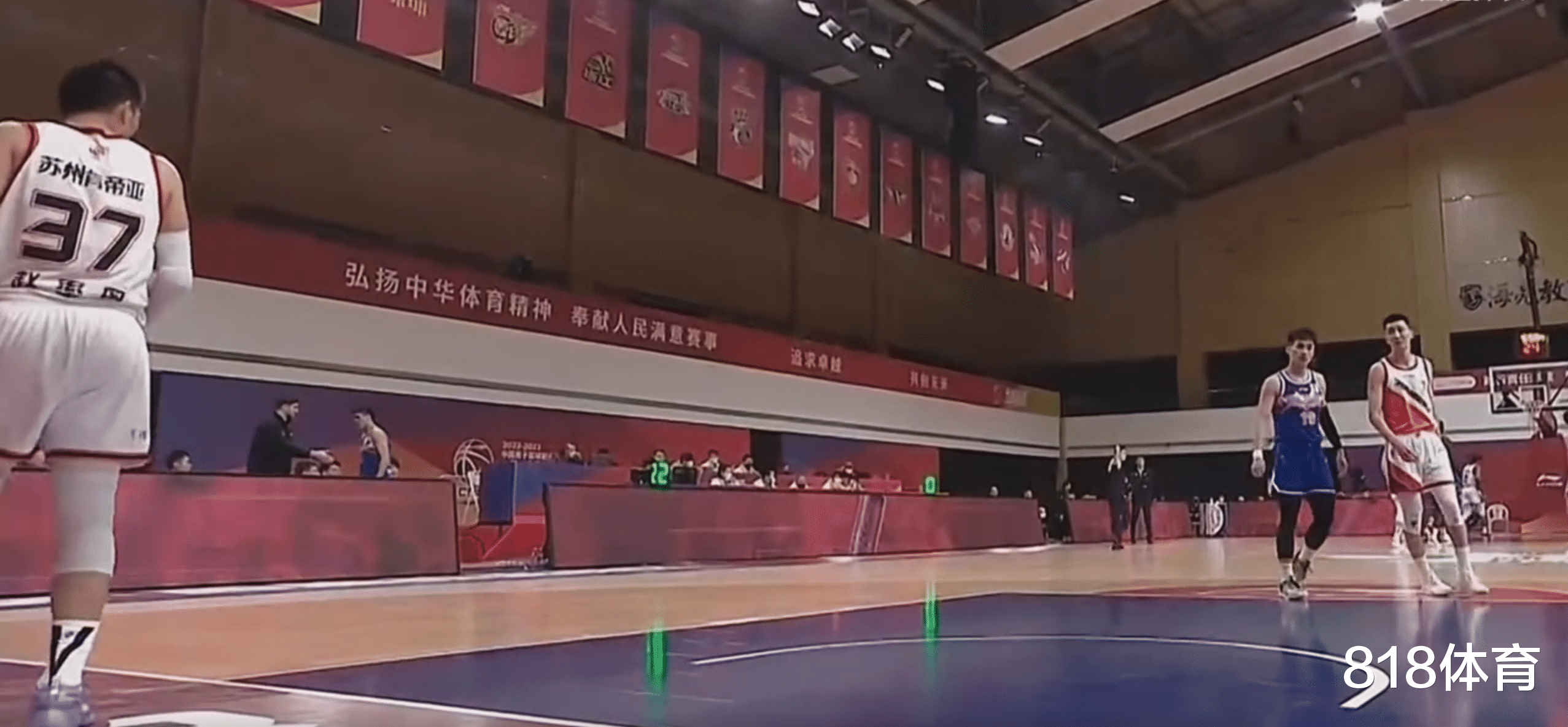 于德豪|碰瓷! 于德豪造刘志轩犯规却被吹假摔吃T, 大哥无语: 你演技还得练呐