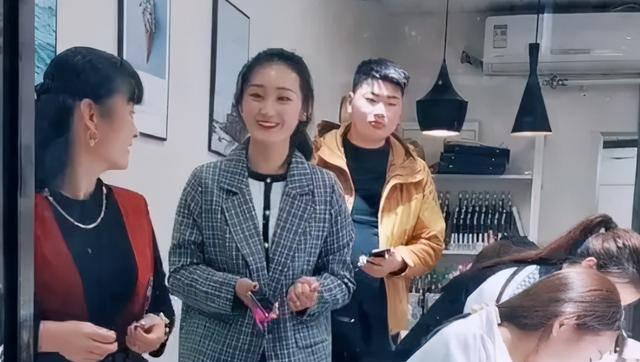 朱之文|陈亚男爆料大衣哥收入3亿偷税漏税，陈亚男是要搞垮大衣哥事业