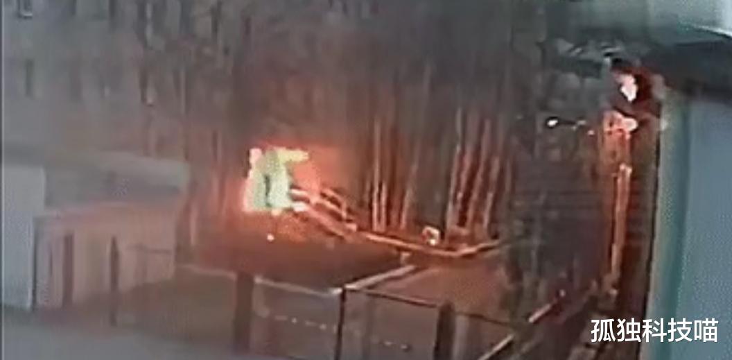 俄罗斯|俄罗斯征兵办公室,遭到7枚燃烧弹袭击!