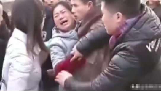 2015年，江西女子检查出怀有两月身孕，女子将这个好消息告诉了丈夫和家人