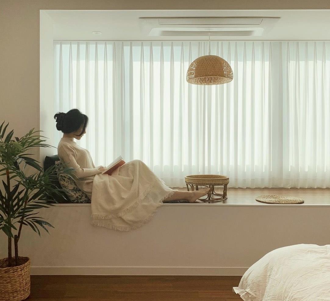 韩国25岁女主坚持“低欲生活”,全屋极简风十足,家居氛围美极了