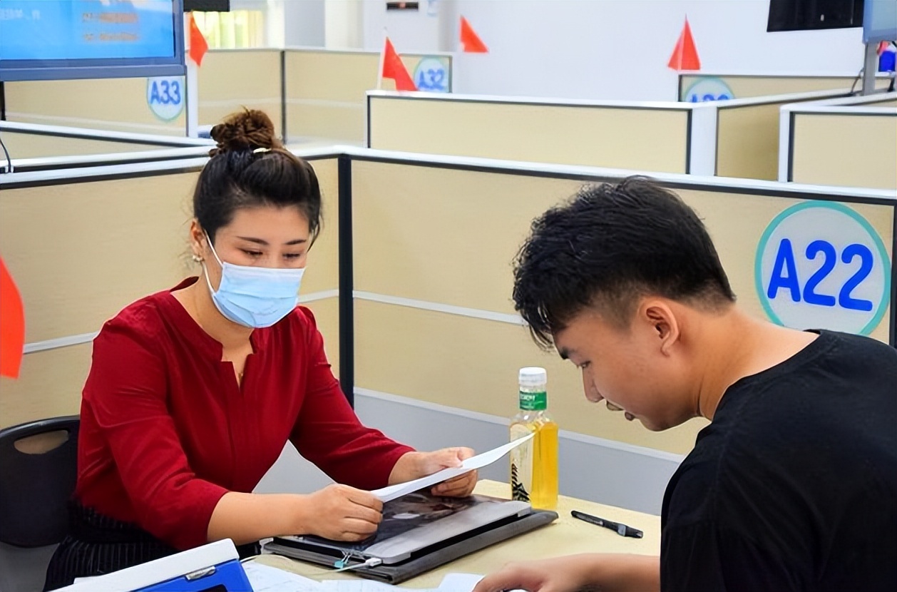 长沙|女生无故被开除，公司赔“122斤硬币”了事，后续结果大快人心