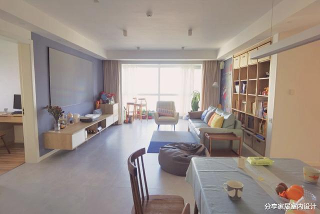 入住半年的新房，餐厅设卡座，沙发不靠墙很实用，看完全屋很治愈