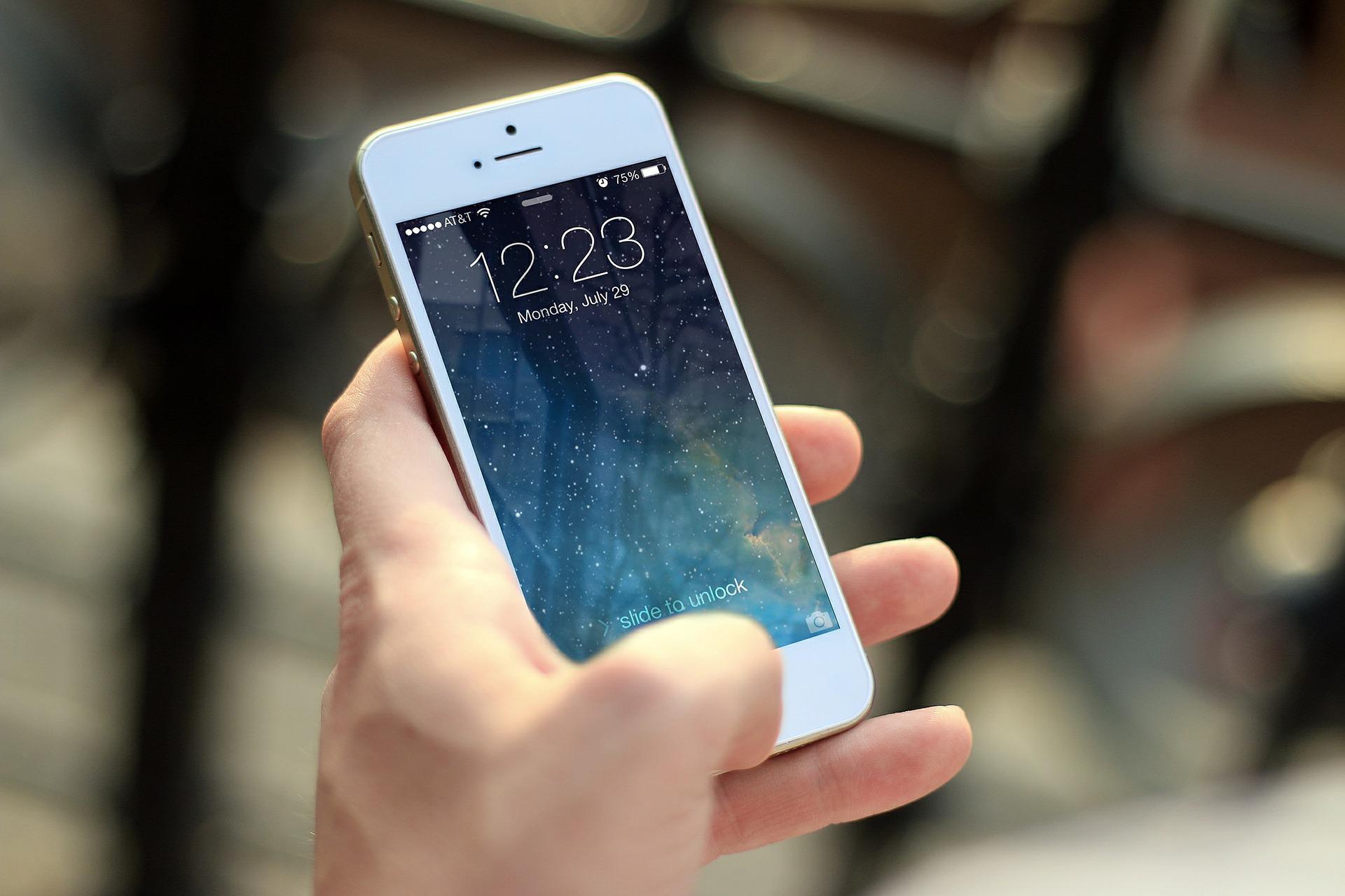 iPhone迎来发售15周年，初代原型机价格飙升到300多万