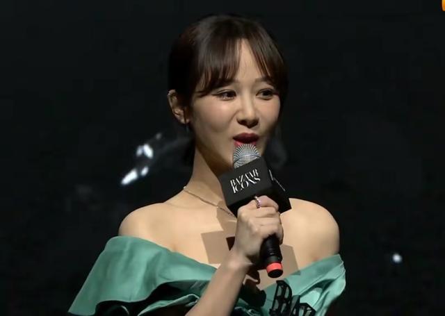 滤镜|杨紫年后首秀!山根变粗、新娘头影楼风,她啥时候能辞掉造型团队