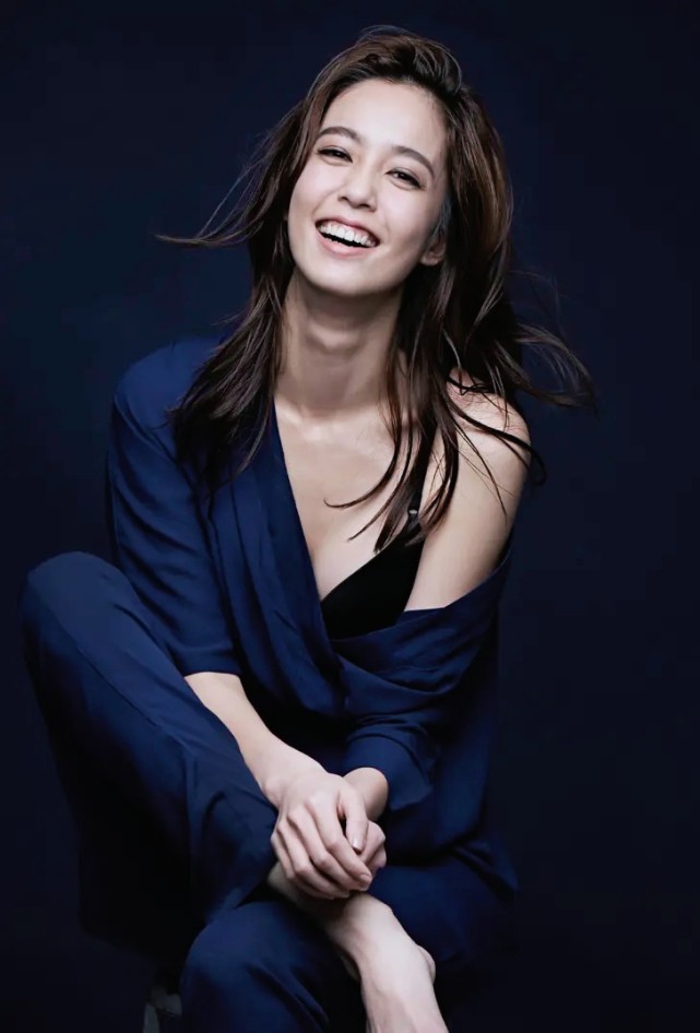 胡宇崴|《真爱趁现在》胡宇崴和陈庭妮宣布订婚了，传言曾与鬼鬼陷入“三角恋”？