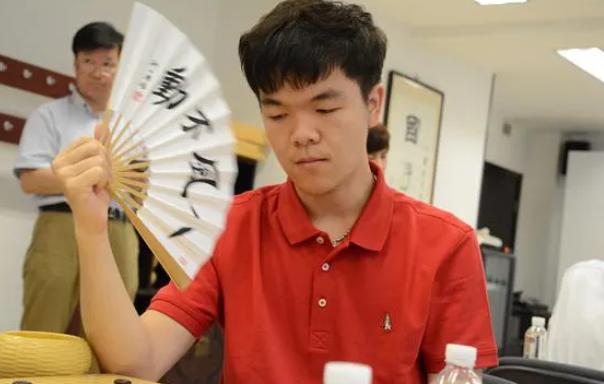 |柯九段再次一轮游，序盘完败，首战便出局！