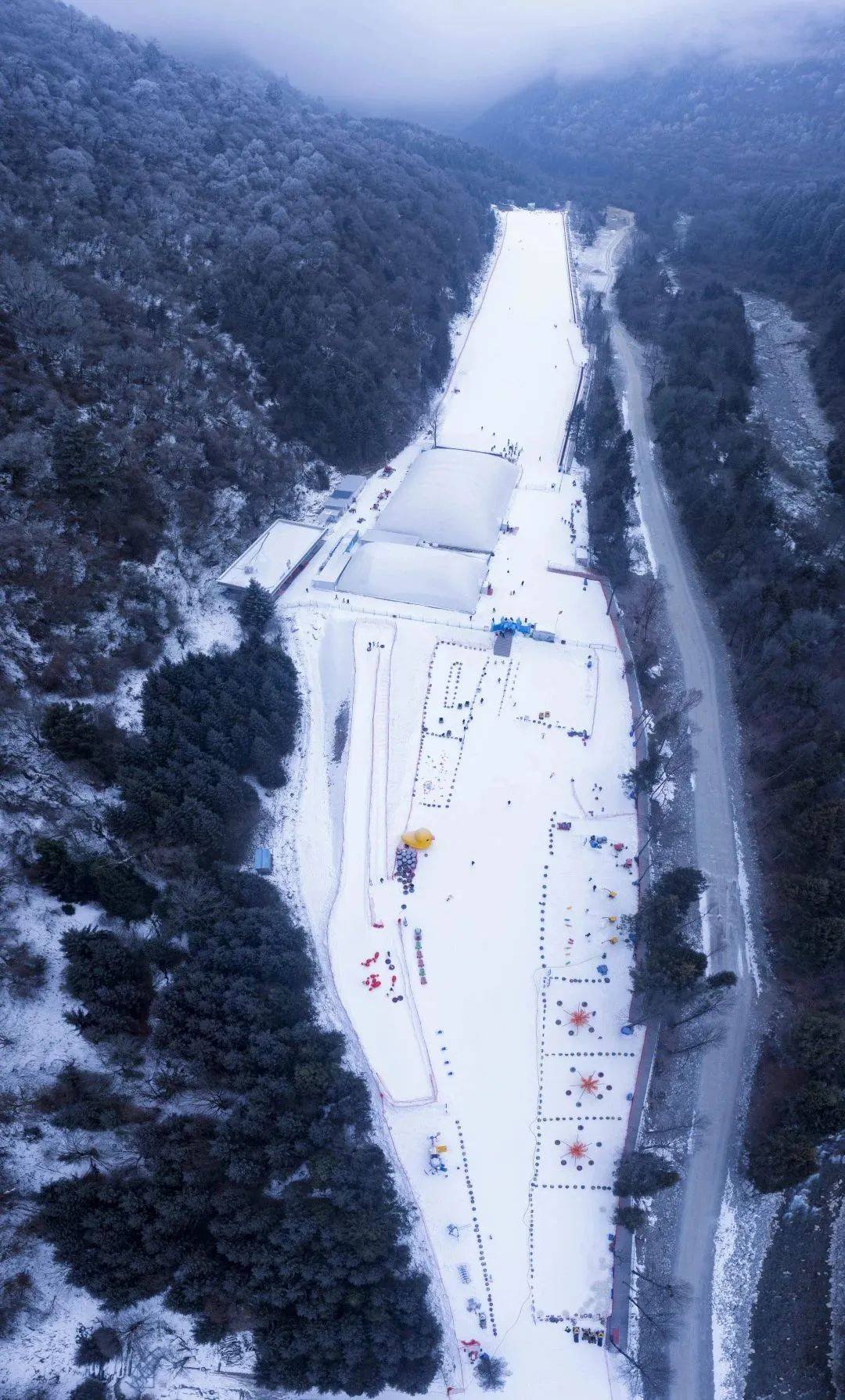 孟屯河谷|争创国家全域旅游示范区｜踏雪而来！孟屯河谷冰雪馆今日正式开“板”！
