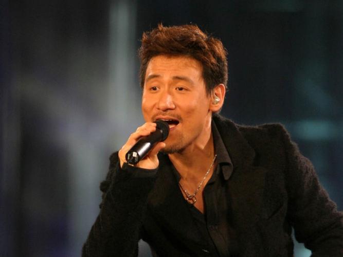 王杰|王杰锐评香港歌坛，陈奕迅不会唱歌，姓张的没资格叫“歌神”