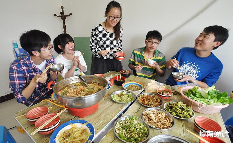 聚会|为什么体制内的人，不太愿意和以前的老同学联系？避免关系复杂化