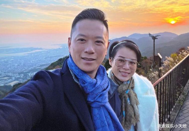 胡杏儿|43岁胡杏儿又怀孕了？与老公合影出镜，剪短发戴发箍像孕妇