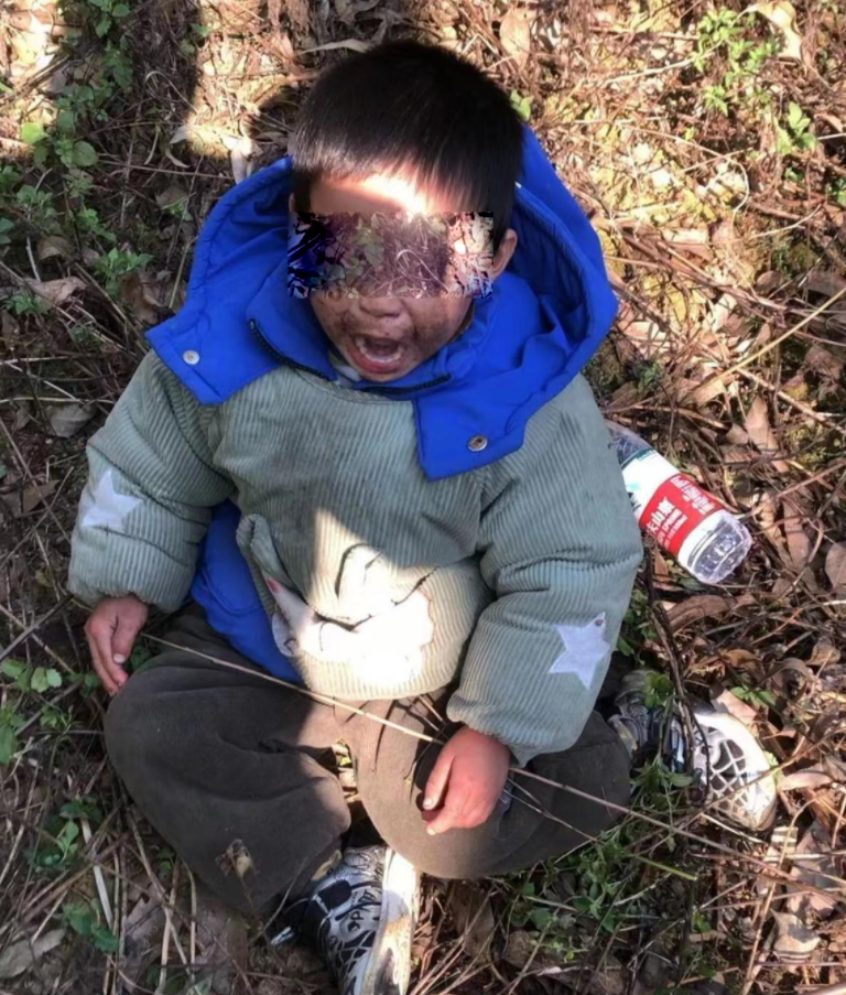 太心疼!广西失踪两天的2岁男童在竹林找到了