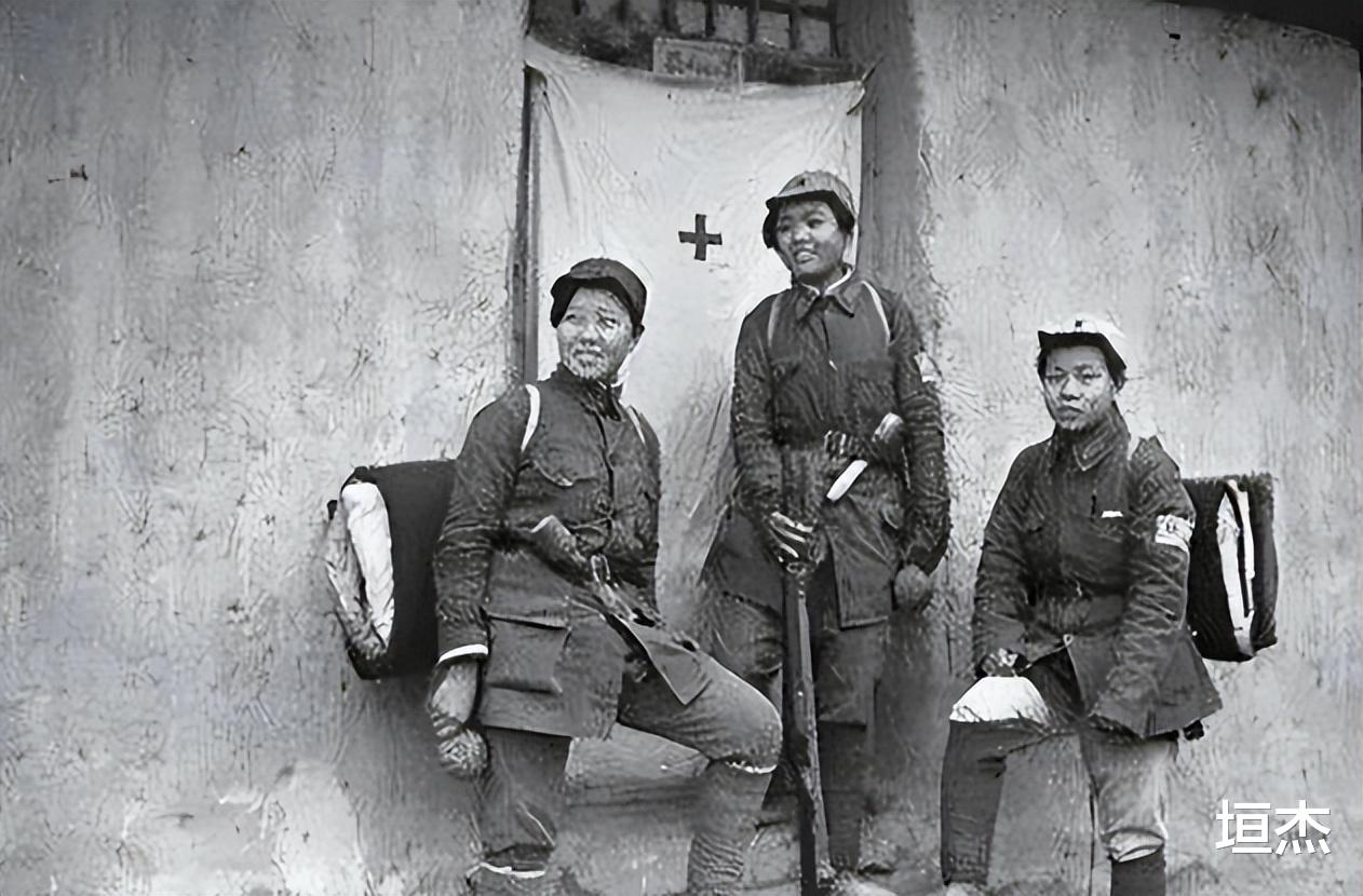 鸡蛋|涂发胶抹口红,打仗住酒店,这些抗日剧,对得起以前的战士吗?