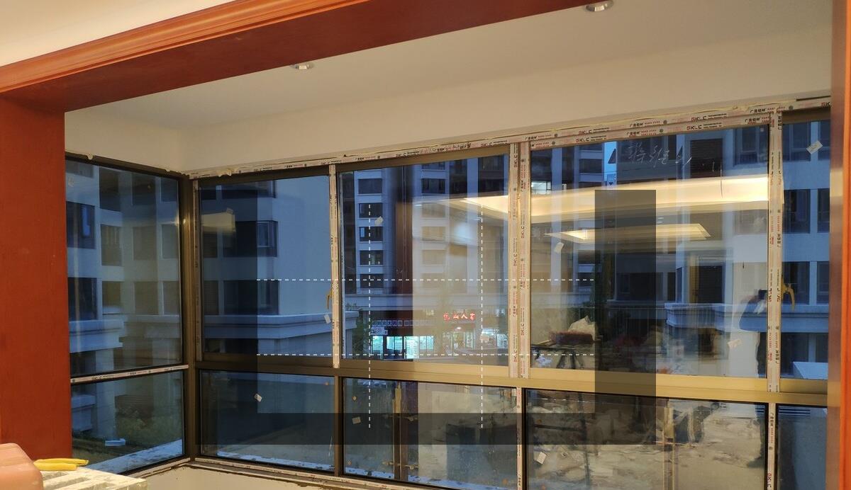 商品房|阳台的窗沿只有3公分，能贴瓷砖吗？怎么贴？能把窗户向外移吗？
