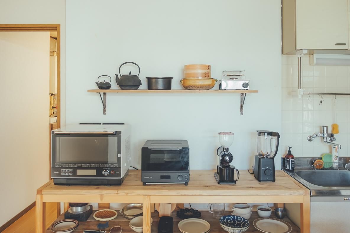 日本小两口的幸福之家,全屋收拾得整整齐齐,连自行车都挂在墙上