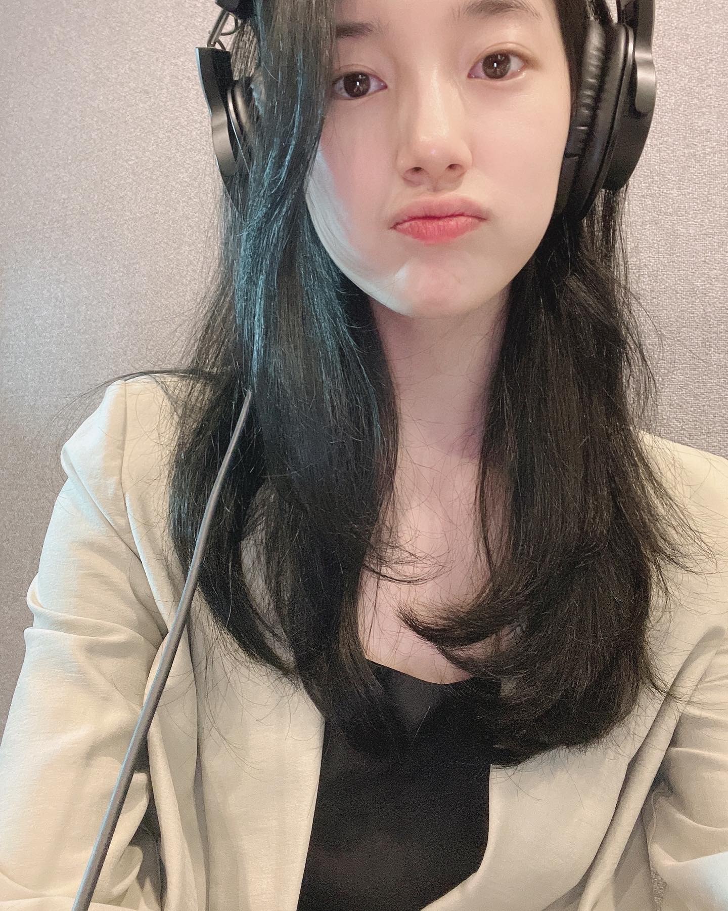 发型 28岁韩国“国民初恋”秀智，“中秋”的女友表情包，日常素颜美貌