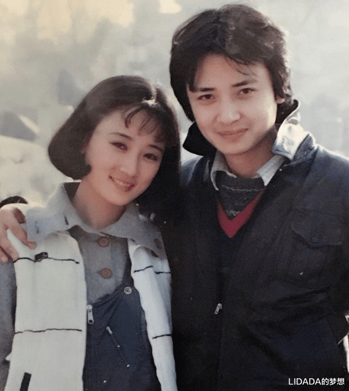 侯长荣|著名演员侯长荣：与妻子“红楼”相遇，结婚37年生一女，幸福美满