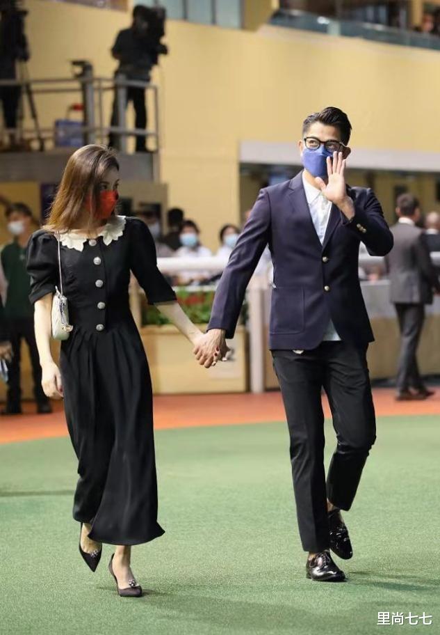 方媛|郭富城夫妇合体亮相,方媛淑女风打扮越来越有阔太样,眼神太有爱