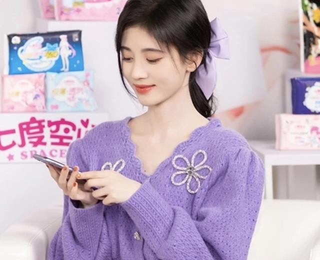 孟子义|“黑红体质”孟子义晒近照,撞衫鞠婧祎,网友:不要脸