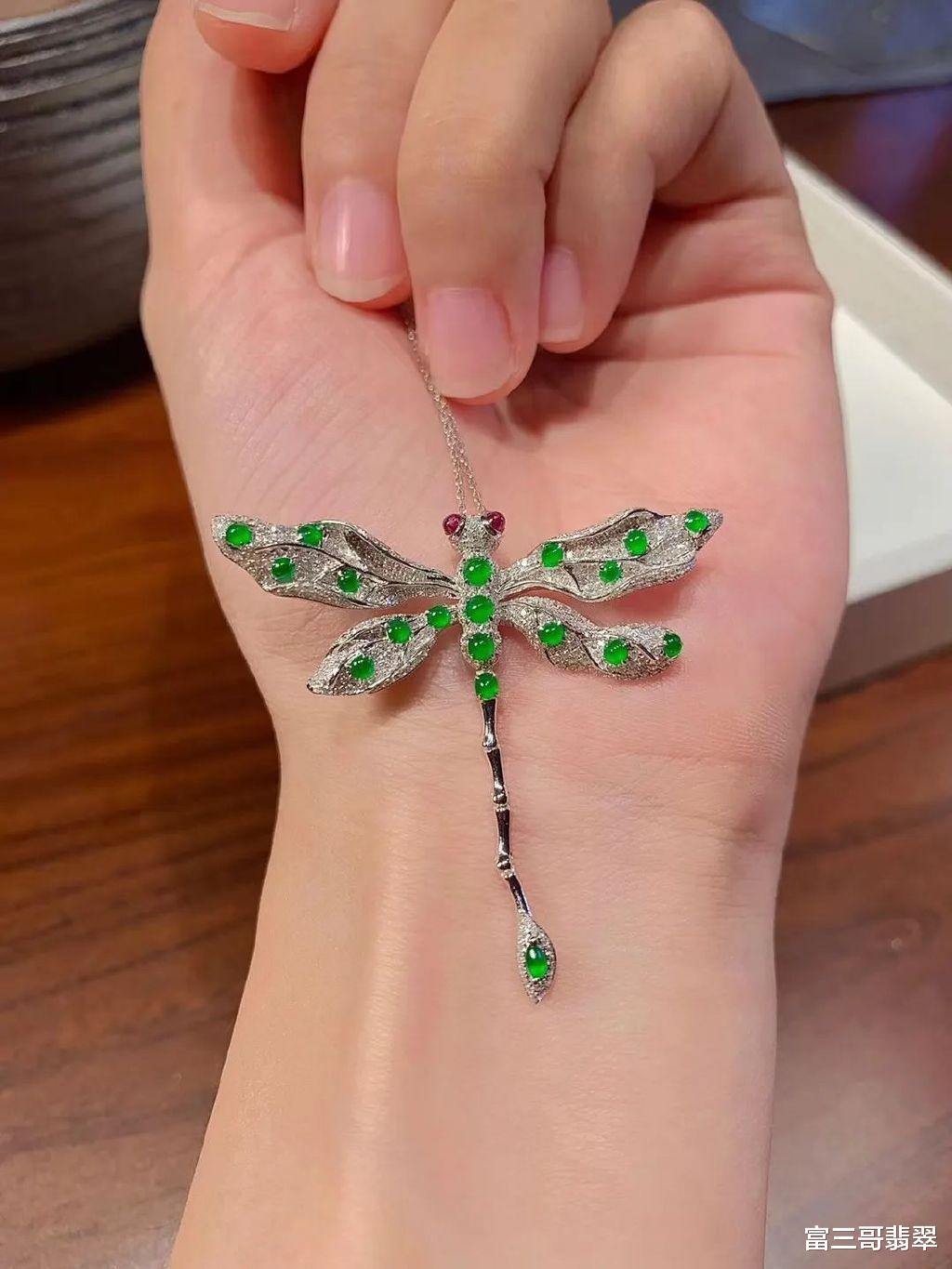 翡翠|细数翡翠玉雕的常用题材——昆虫