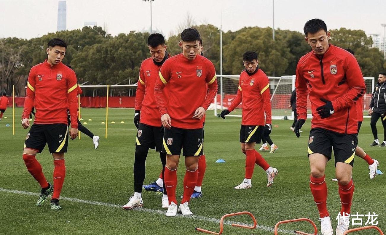 國(guó)足|好消息！戴偉浚已獲得代表國(guó)足出場(chǎng)資格，張稀哲可以讓位了