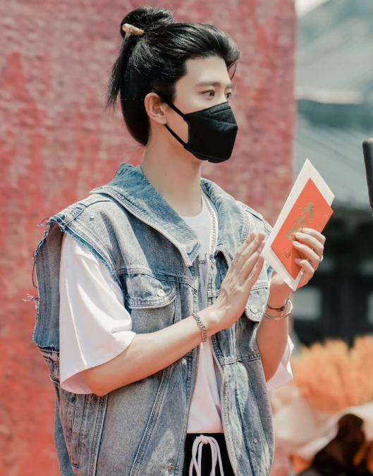 任嘉伦|《无忧渡》开机,任嘉伦造型帅气状态年轻,配角全是老熟人