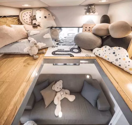 客厅|34㎡挤5口人，每天忙着琴棋书画，极度拥挤，孩子降临成大灾难