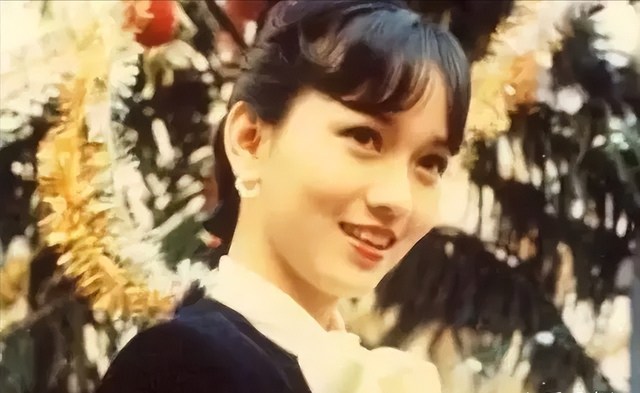 赵雅芝|赵雅芝的情史堪比电视剧集,经历家暴、出轨、偷情、等丰富剧情