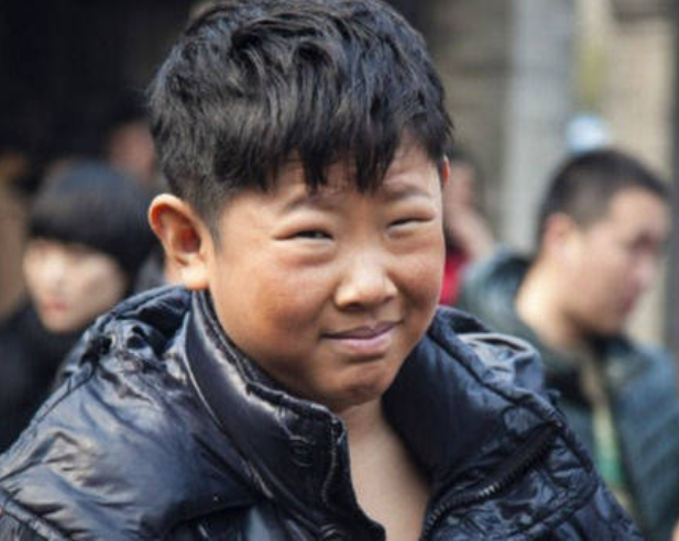 侯祥|“不老童星”侯祥：9岁停止发育，28岁娶心爱女神，如今过得怎样