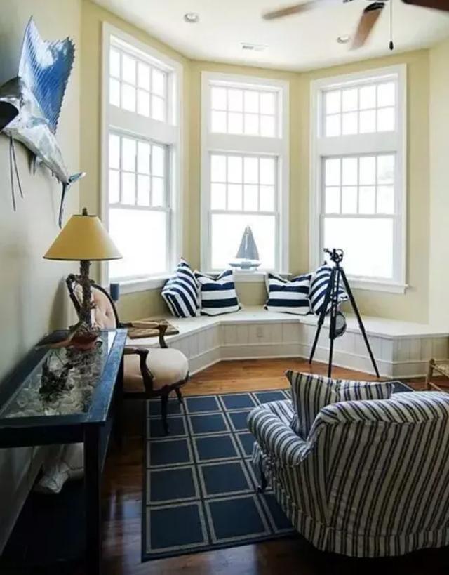 多功能飘窗还可以这样设计?瞬间多出一个小客厅,大家争着模仿