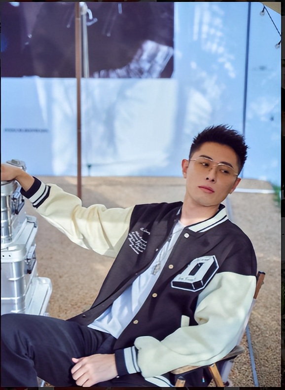 买超|北电邵晴疑似“知三当三”，被扒出是个“惯犯”，一手好牌被打烂