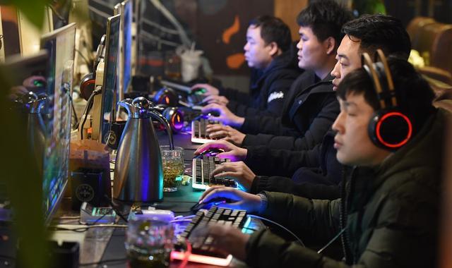 网吧|又一行撑不下去，一年关1.2万家，为何年轻人不愿再买单了？