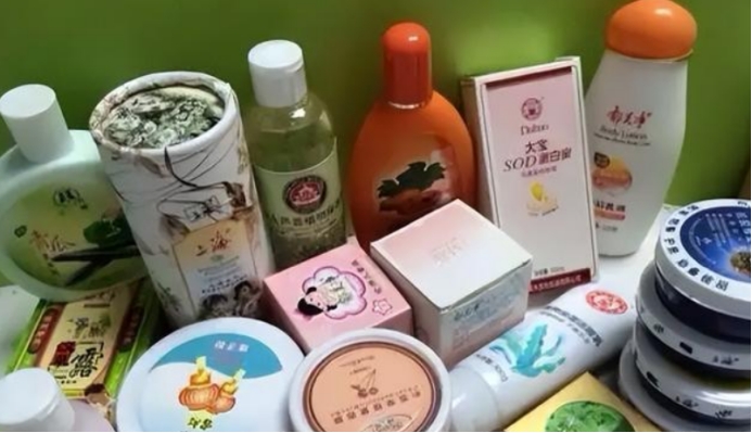 护肤品 盘点8款被“冷落”的国货护肤品，因包装丑而销量低，但真心好用