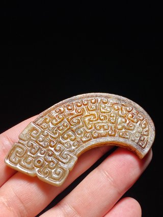 和田玉籽料|春秋 和田玉籽料受沁 龙形冲牙 玉觿 挂件 把件