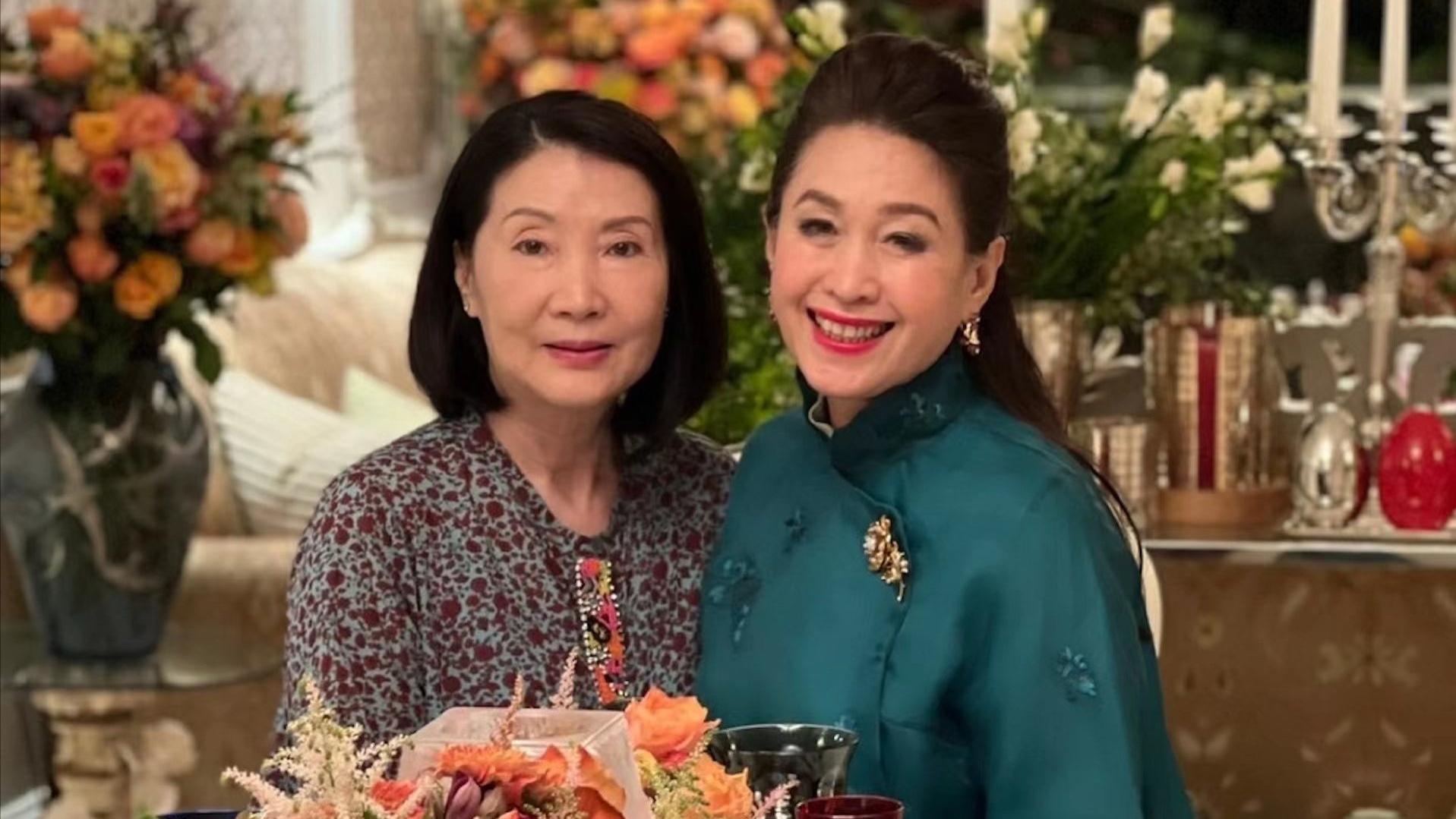 洪金宝|70岁功夫巨星前妻参加聚会朴素低调，儿子直播卖货被问：你爸不给你钱吗？