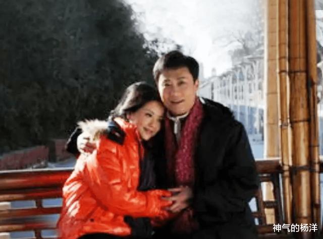 |耿为华：娶了小14岁女粉丝，离婚时抱头痛哭，如今和女儿相依为命