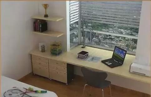 将飘窗改成书桌，它们俩真是绝配，太完美了！