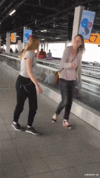 |“钓鱼被咬了一口，谁知道这是什么咬的？”评论区却炸锅了！