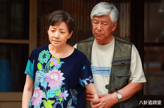 张洪杰|国家一级演员张洪杰三亚养老,身体硬朗带妻子游湖,疑已摆脱子女