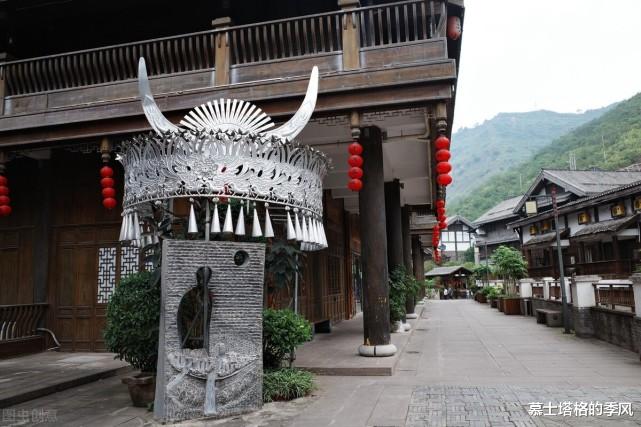 丽江|中国版的天鹅堡:距赤水40公里,海拔1400米,避暑胜地,欧陆风情